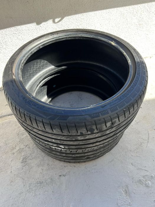 225/40/18 2 pneus