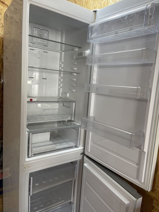 Холодильник Whirlpool  BSNF 9152 W