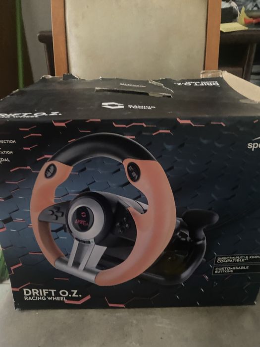 Volante gamer em bom estado.