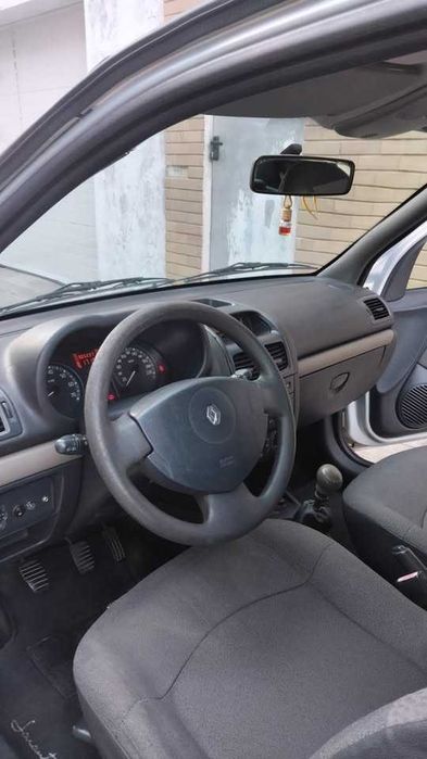Renault Clio — fotografia 4