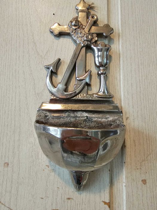 Przedwojenny duży pojemnik na wodę święconą krzyż kotwica kielich