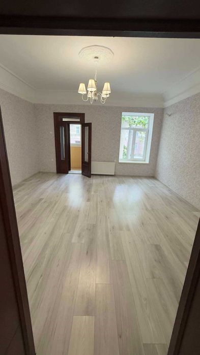 Shev Продам 3-кімнатну квартиру біля центру, вул. Богдана Хмельницького