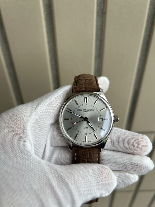 Frédérique Constant (Novo com plásticos)