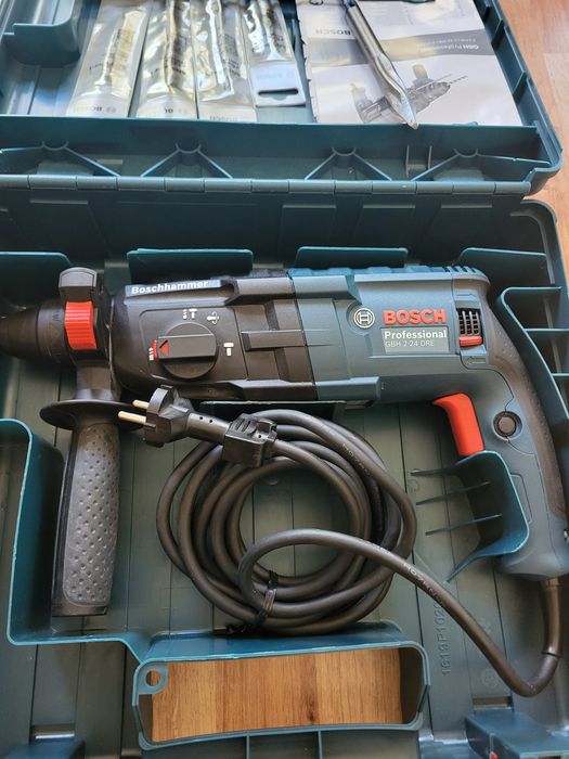 Młotowiertarka Bosch Professional GBH 2-24 DRE + Walizka + Zestaw wierteł SDS