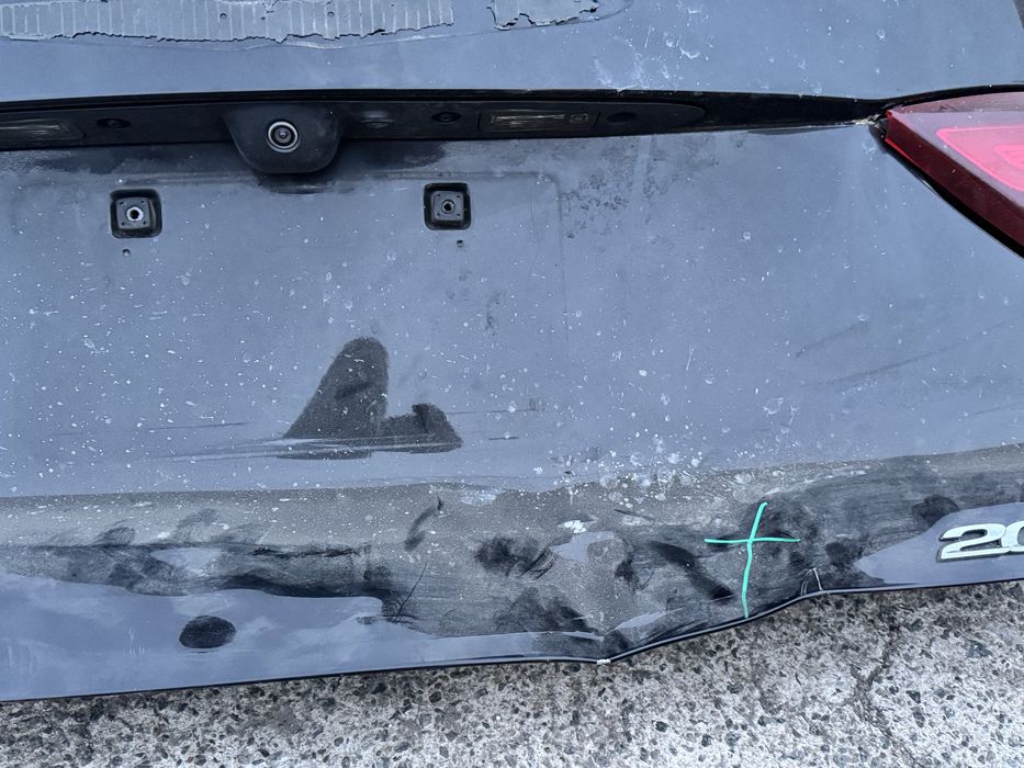 Кришка багажника Chrysler 200 2015 року