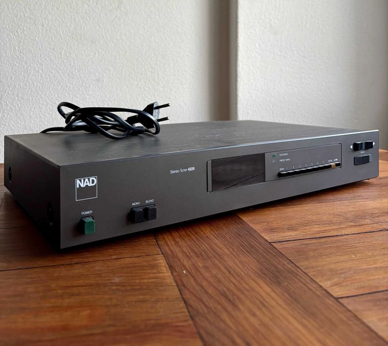 Stereo Tuner NAD 4225