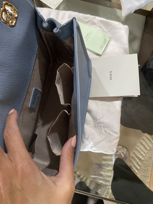 Mala Tous azul com corrente dourada