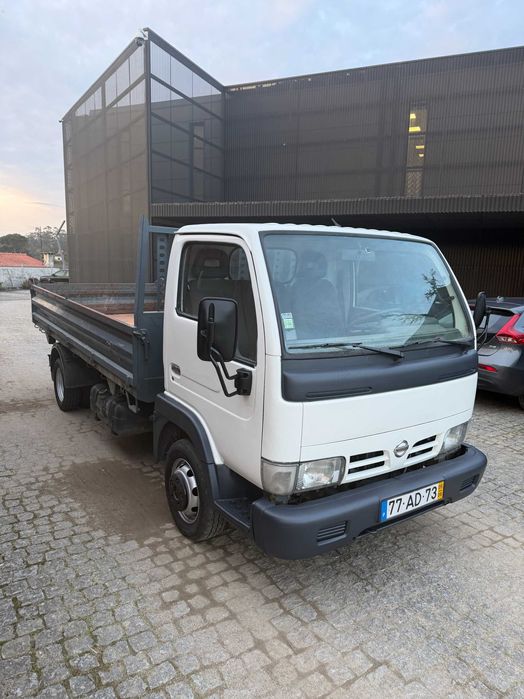 Nissan Cabstar tribasculante