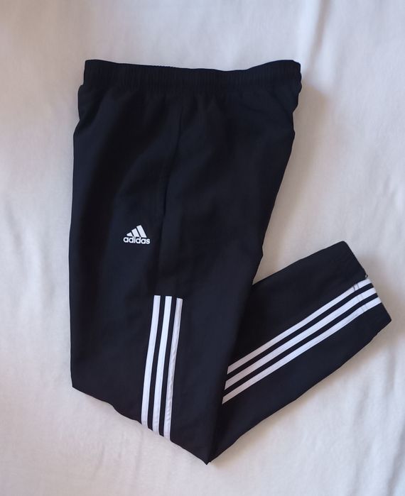 Czarne spodnie dresowe Adidas