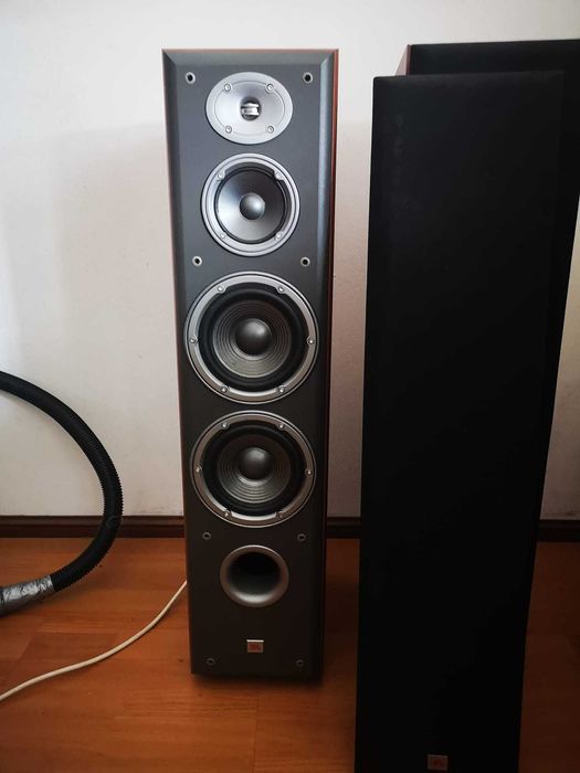 Colunas JBL Northridge E80