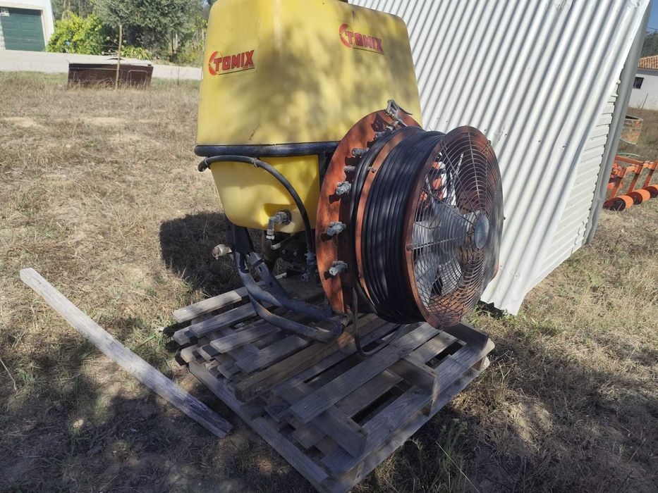 VENDO TRATOR HURLIMANN XF 90.4