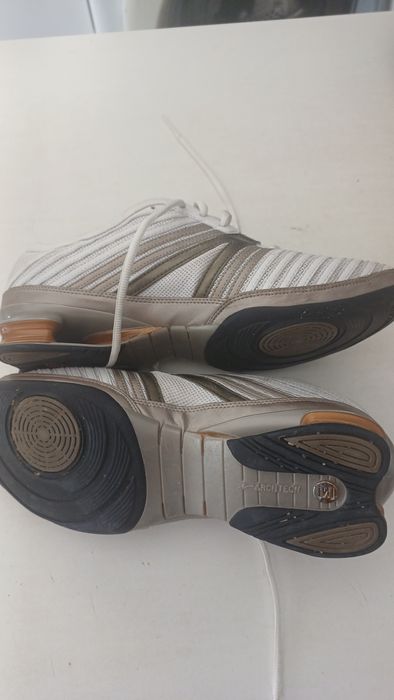 Sapatilhas como novas