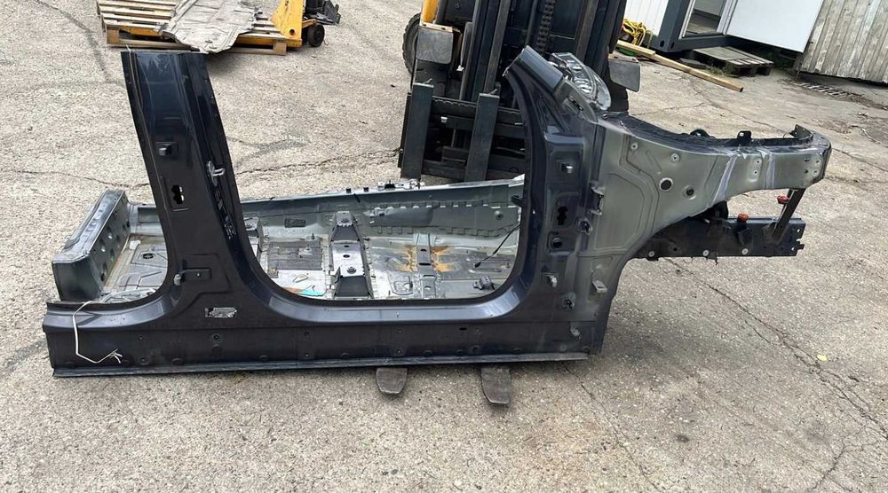 Стойка порог правый левый BMW X6 G06 разборка розборка БМВ