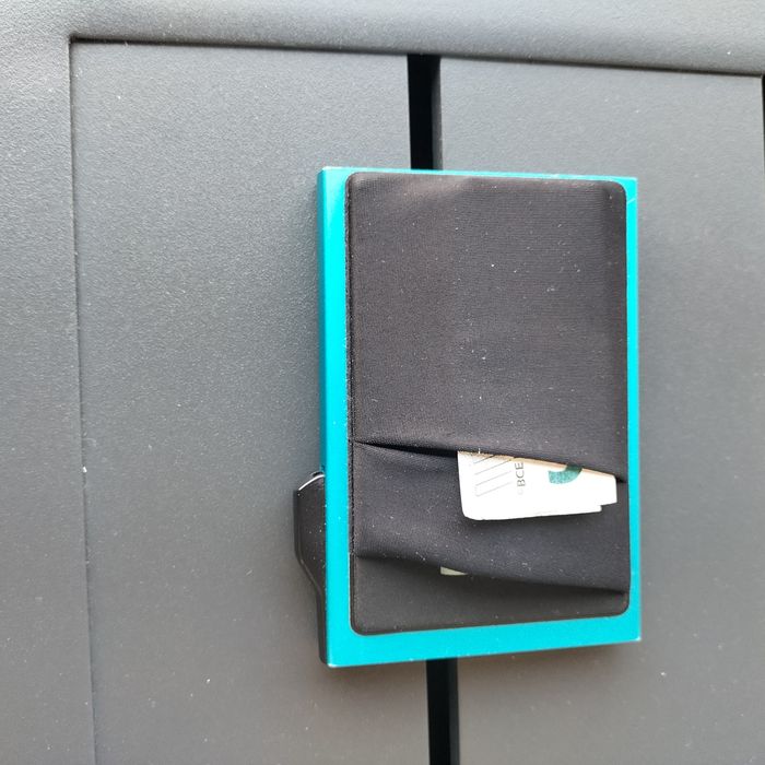 Porta cartões em liga de alumínio