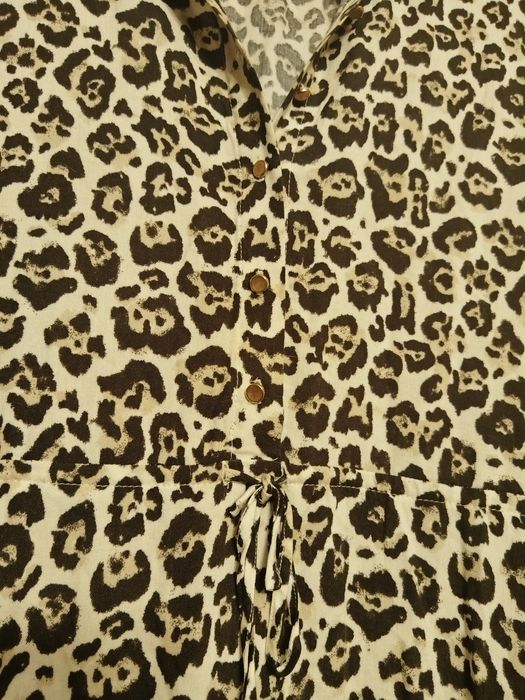 Sukienka w panterkę wiskoza