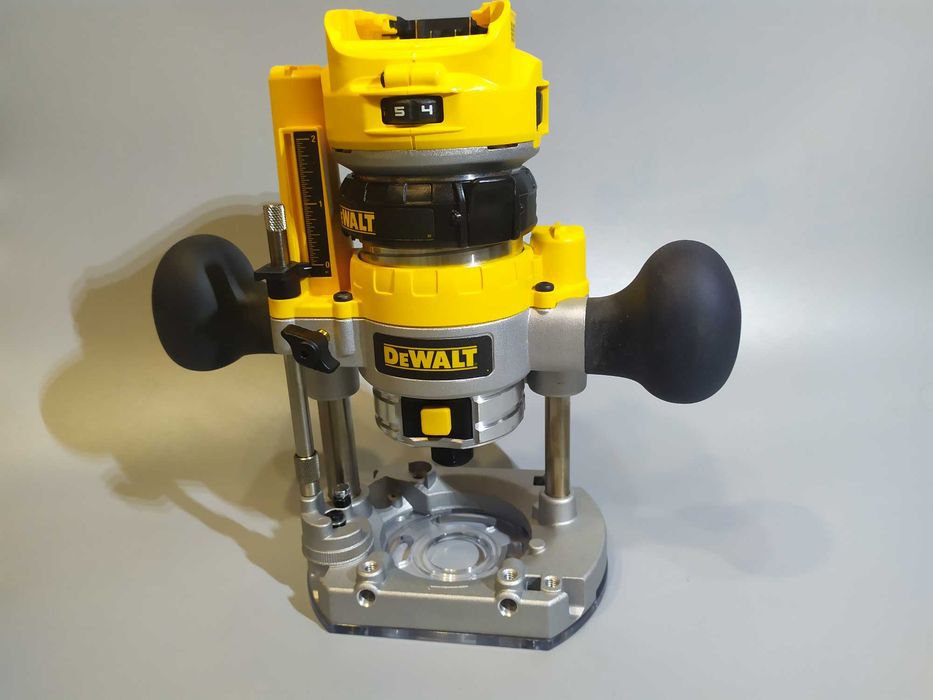 Кромочний фрезер DeWALT DCW600B та аксесуари до нього