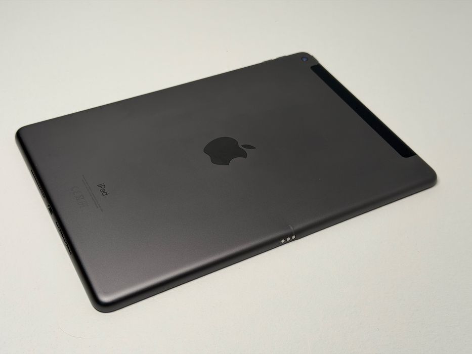 iPad 9. gen. (A2604) - 256GB - Cellular (LTE) - faktura VAT 23%