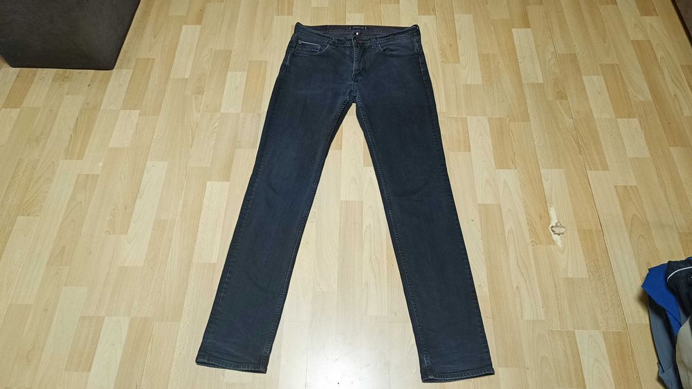 Męskie spodnie jeansowe TOMMY HILFIGER DENTON STRETCH r.L stan b.dobry