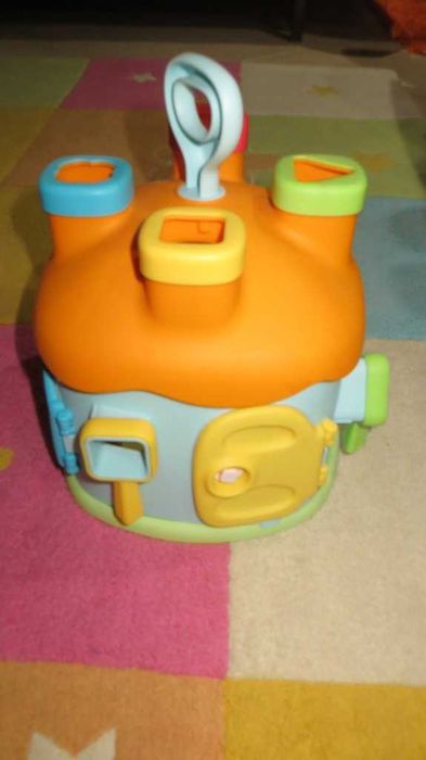 Casa com formas geometricas