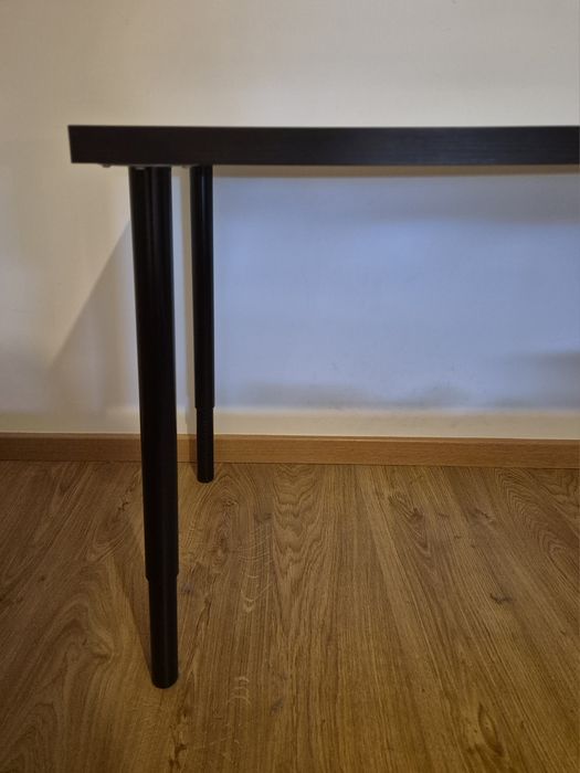 Secretária 120x60 cm e altura ajustável ( min 60 cm, max  90 cm)