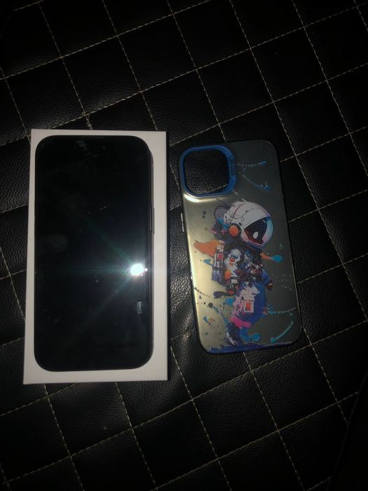 Продам айфон 15 128