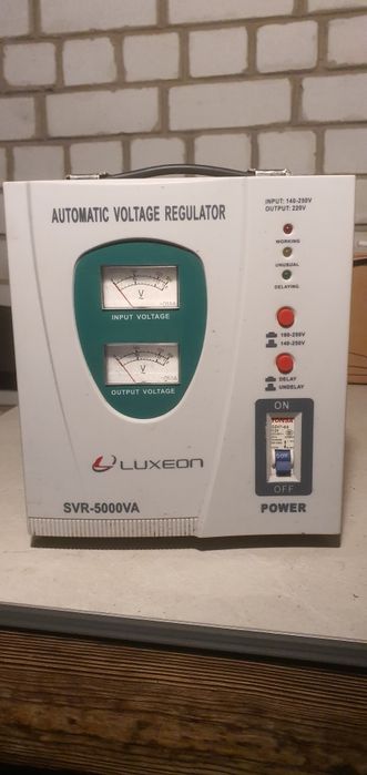 Стабілізатор напруги Luxeon SVR-5000VA