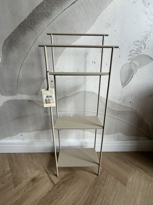 Metalowy stojak Ferm Living w kolorze Kaszmir