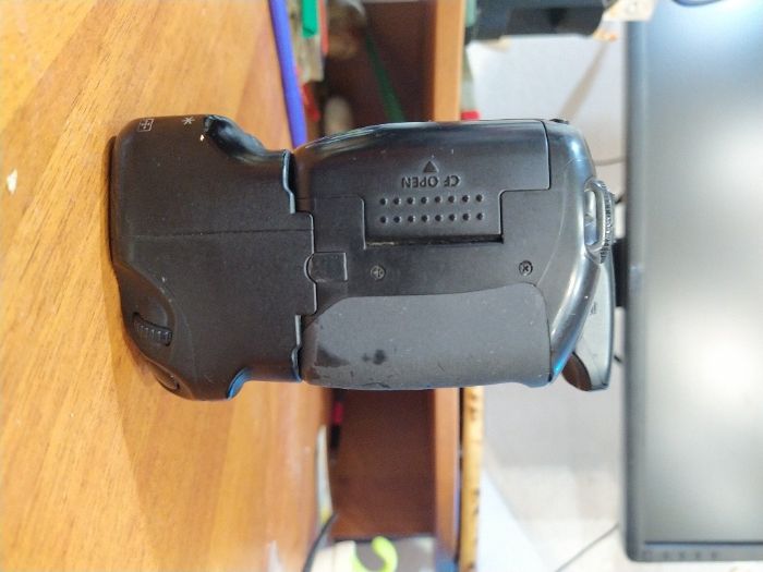 Фотоаппарат Canon EOS 400D +Canon BG-E3+2 СF 2Gb 266Х+NB-2LH