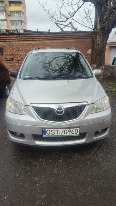 Мазда MPV автомобіль