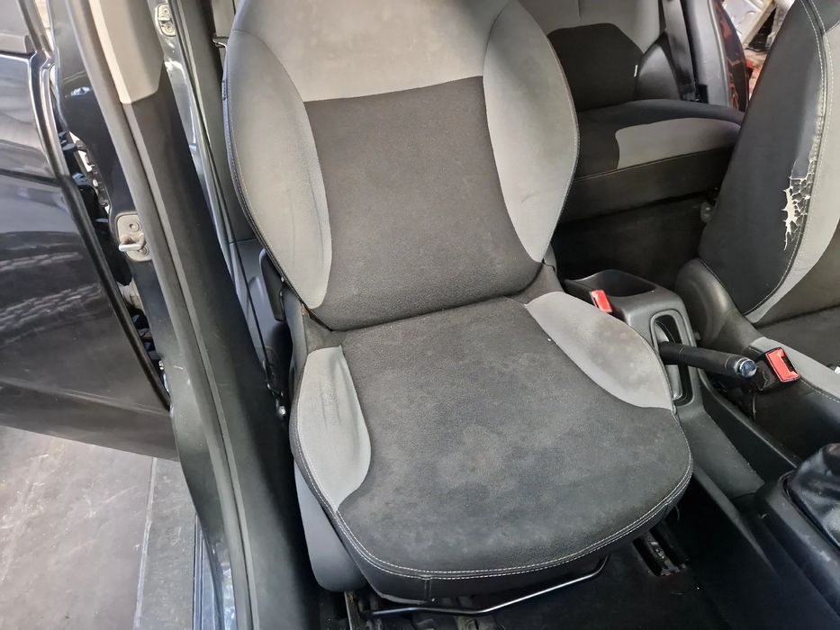 Banco frente direito CITROËN C3 II (SC_)