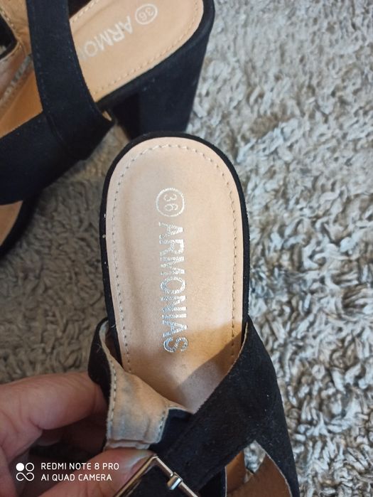 Босоніжки жіночі