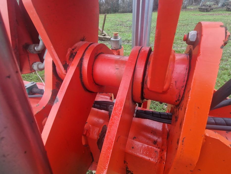 Pług obrotowy Kuhn 8+2