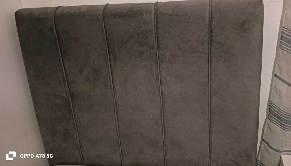 Cama de Solteiro com Arrumação - Madeira, Estofada