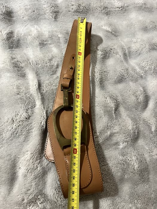 Pasek z meyalową klamrą