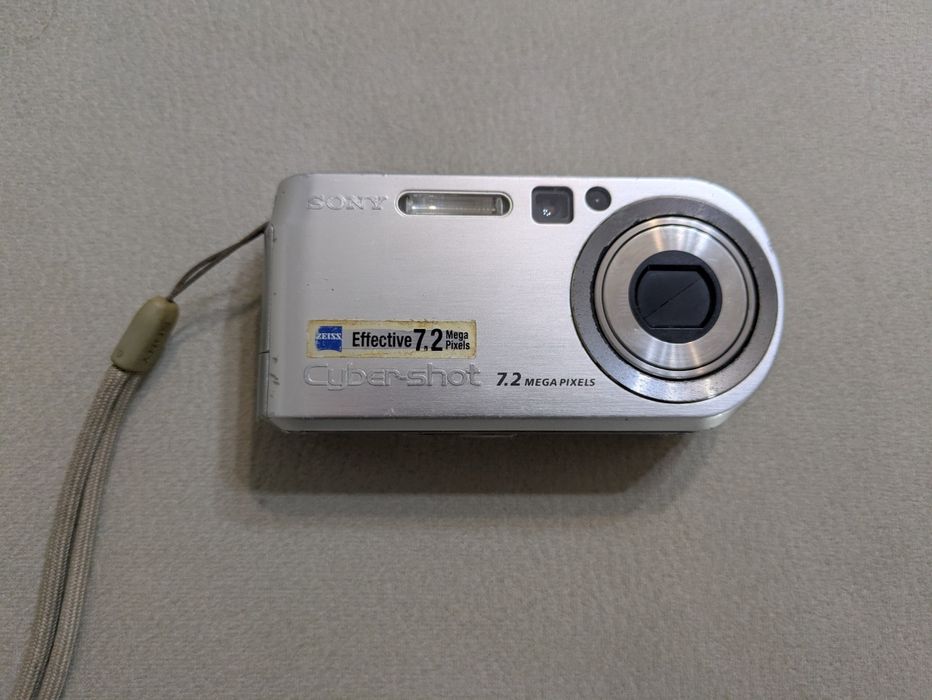 Máquina Fotográfica Sony Cyber-shot DSC-P200
