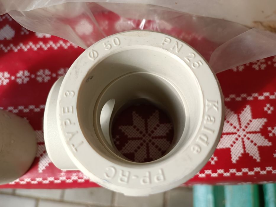 Продам пластикові фітінги