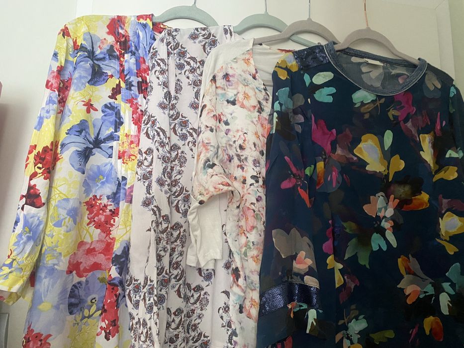 Bluzki w kwiaty, motyw kwiatowy