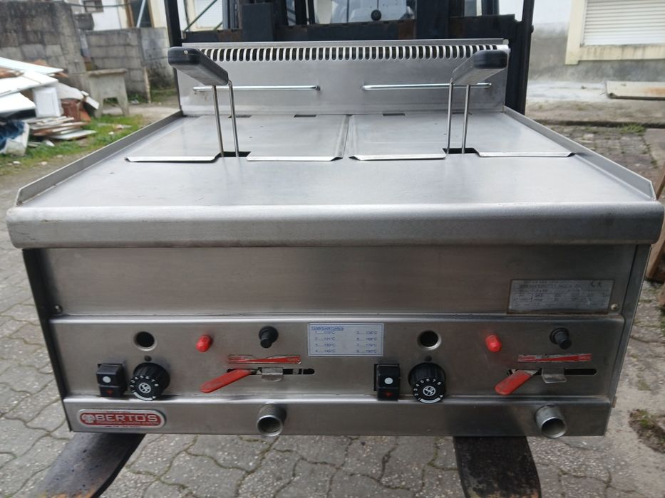 Fritadeira gaz pouco uso 8l+8l