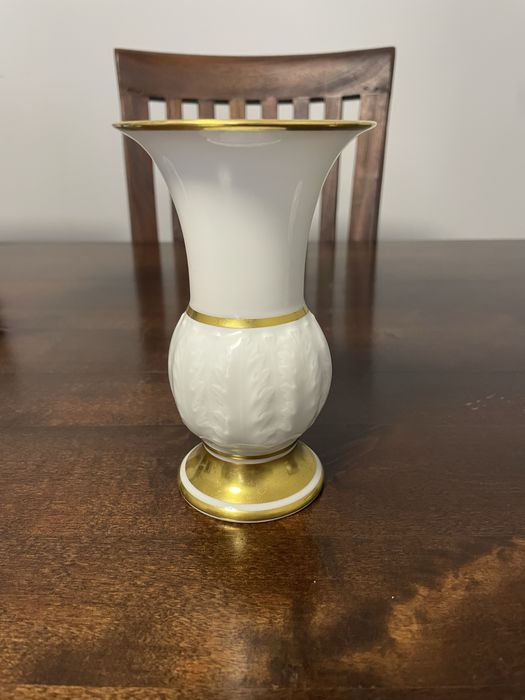 Біла порцелянова ваза в стилі ар-деко Розенталь від Філіпа Розентал