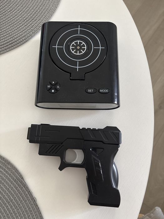 budzik pistolet