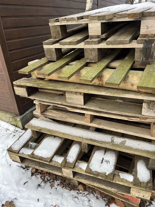 Palety roznej wielkosci, 14 sztuk, 8zł sztuka