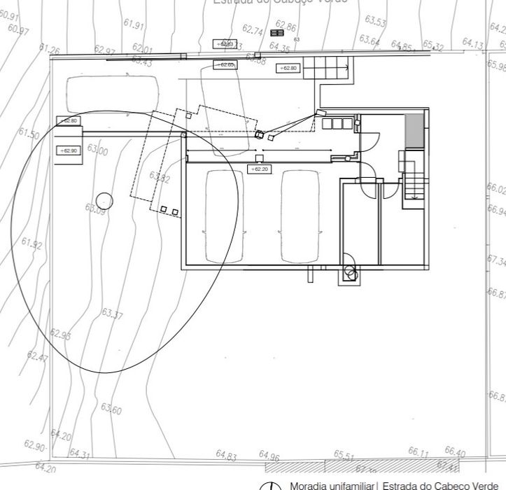 Terreno para Construção com Projeto Aprovado — Moradia T4 com Piscina