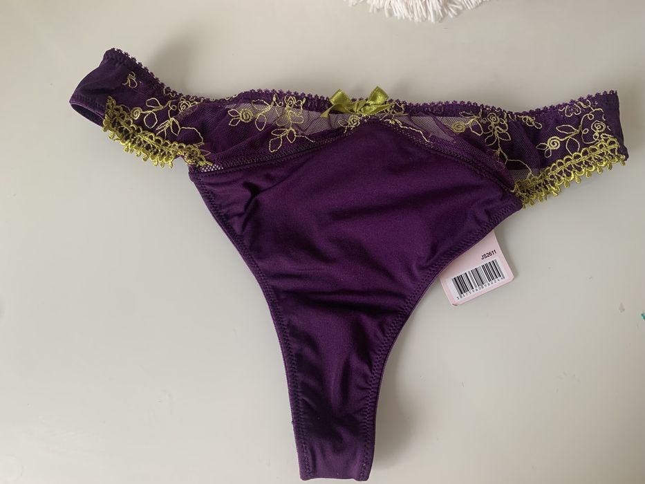 Conjunto novo q estrear com etiqueta tamanho 80C