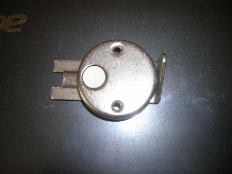 Замочек для детской мебели безопасный