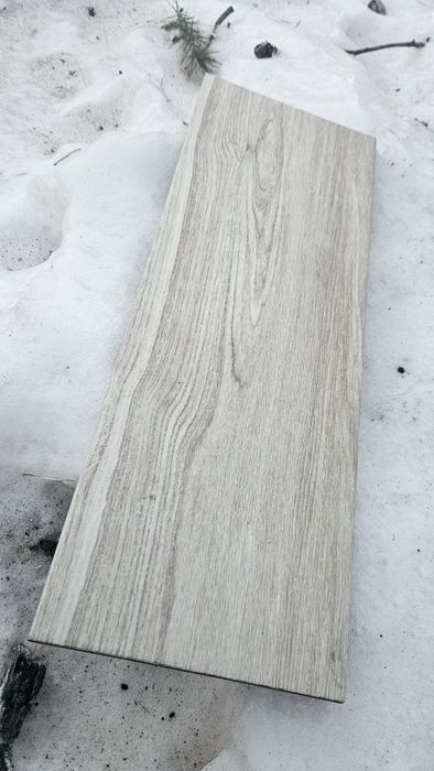 Płytki podłogowe gres drewnopodobne jasne