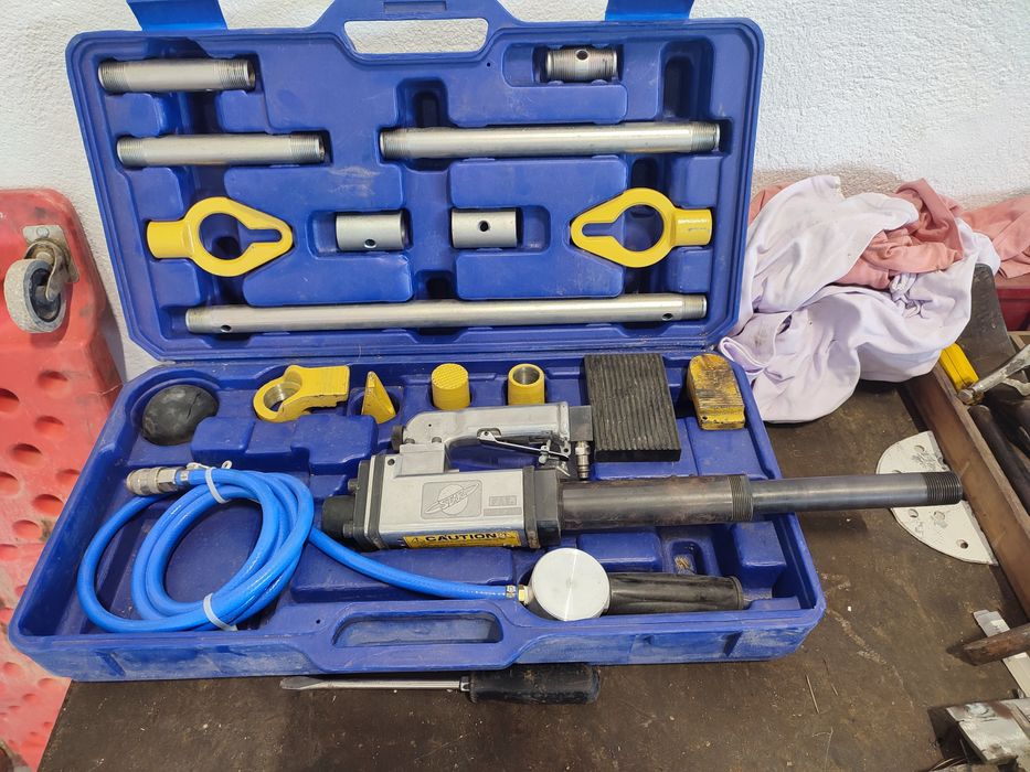 Macaco bate chapas de ar