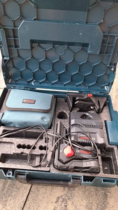 Laser krzyżowy Bosch GLL 3-80C