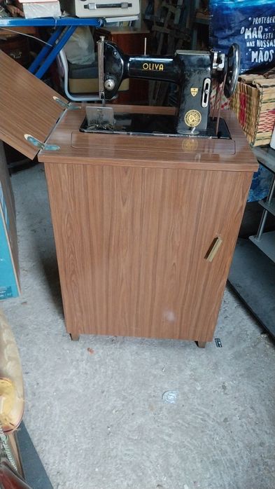 Maquina de costura Oliva