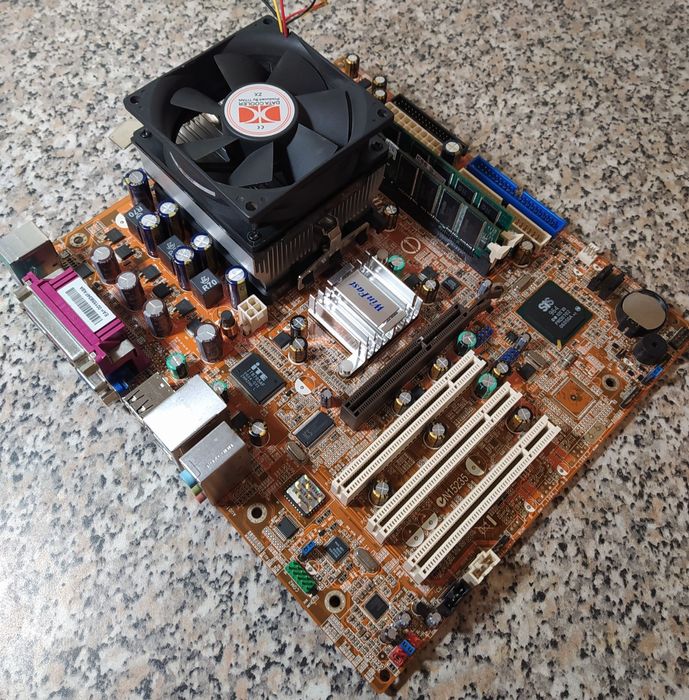 Foxconn Winfast 760GXK8MC-RSH Socket 754/AMD Athlon 64 2800+ - ADA2800