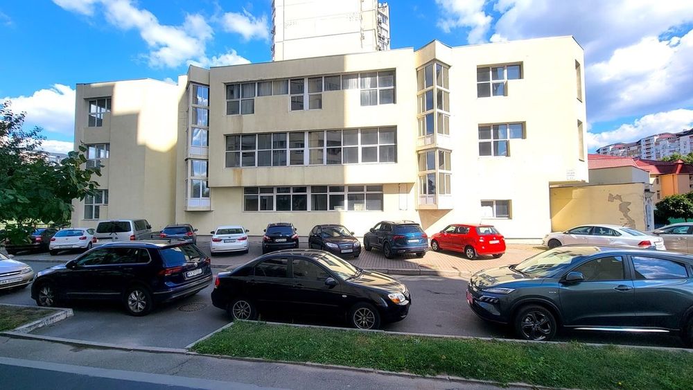 Оренда 1639м2 під офіс/школу/клініку/садочок, вул Ернста,Соломянський